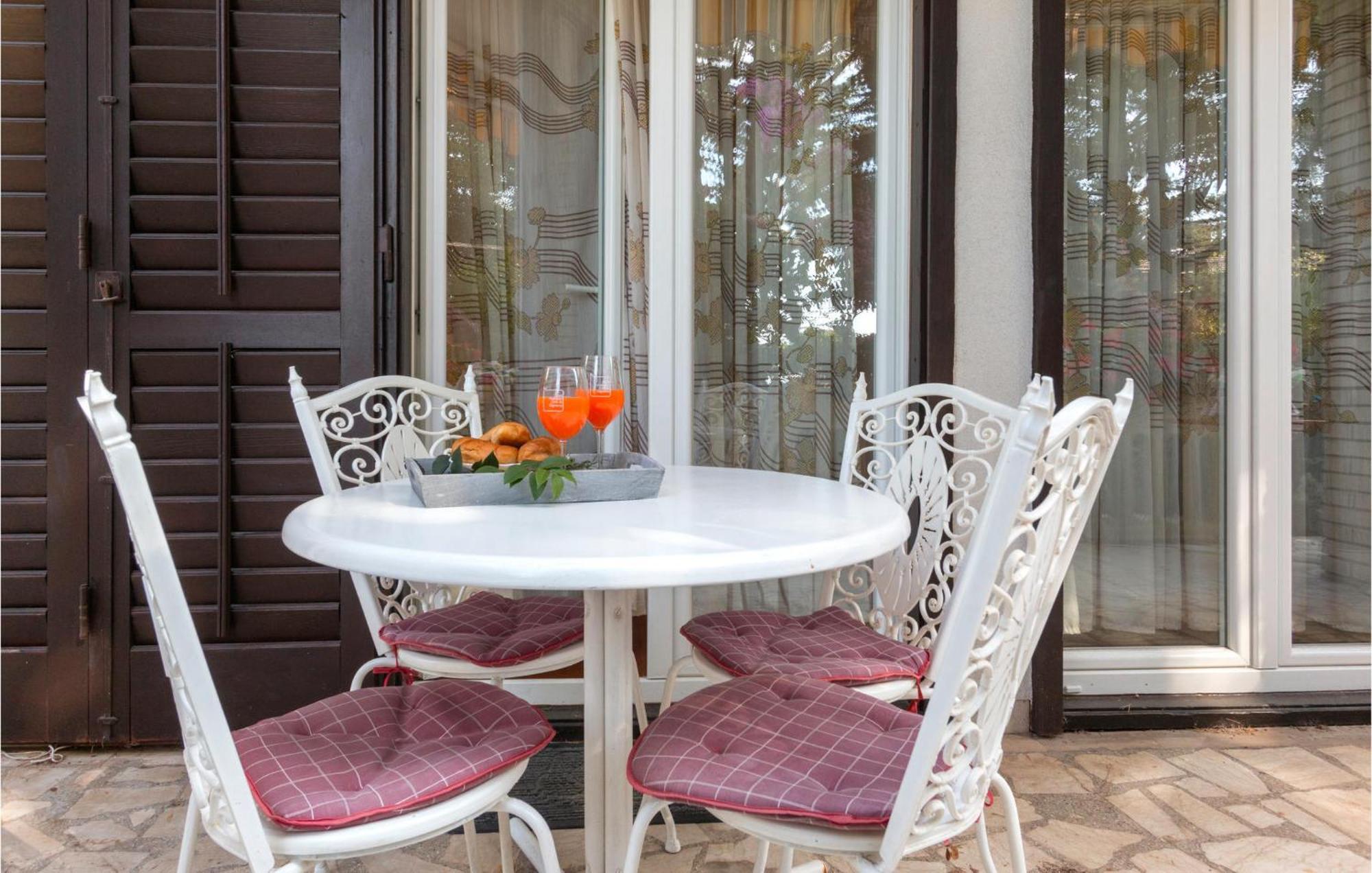 Stunning In With Kitchen Apartman Pula